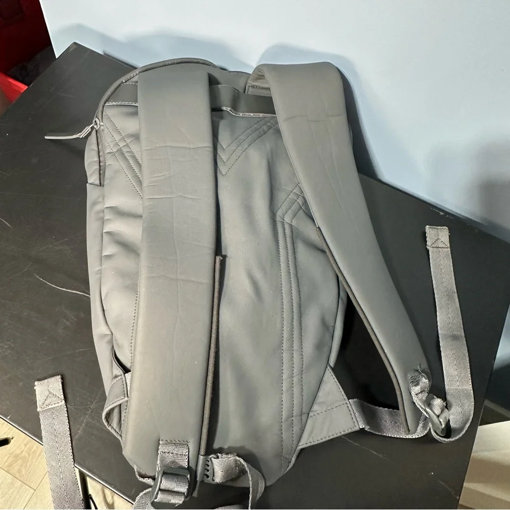 Y-3 Yohji Yamamoto futuristic pod shape backpack - Picture 12 of 17